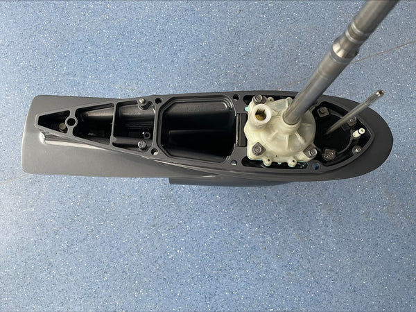 Yamaha LF150 Lower Unit - Image 3
