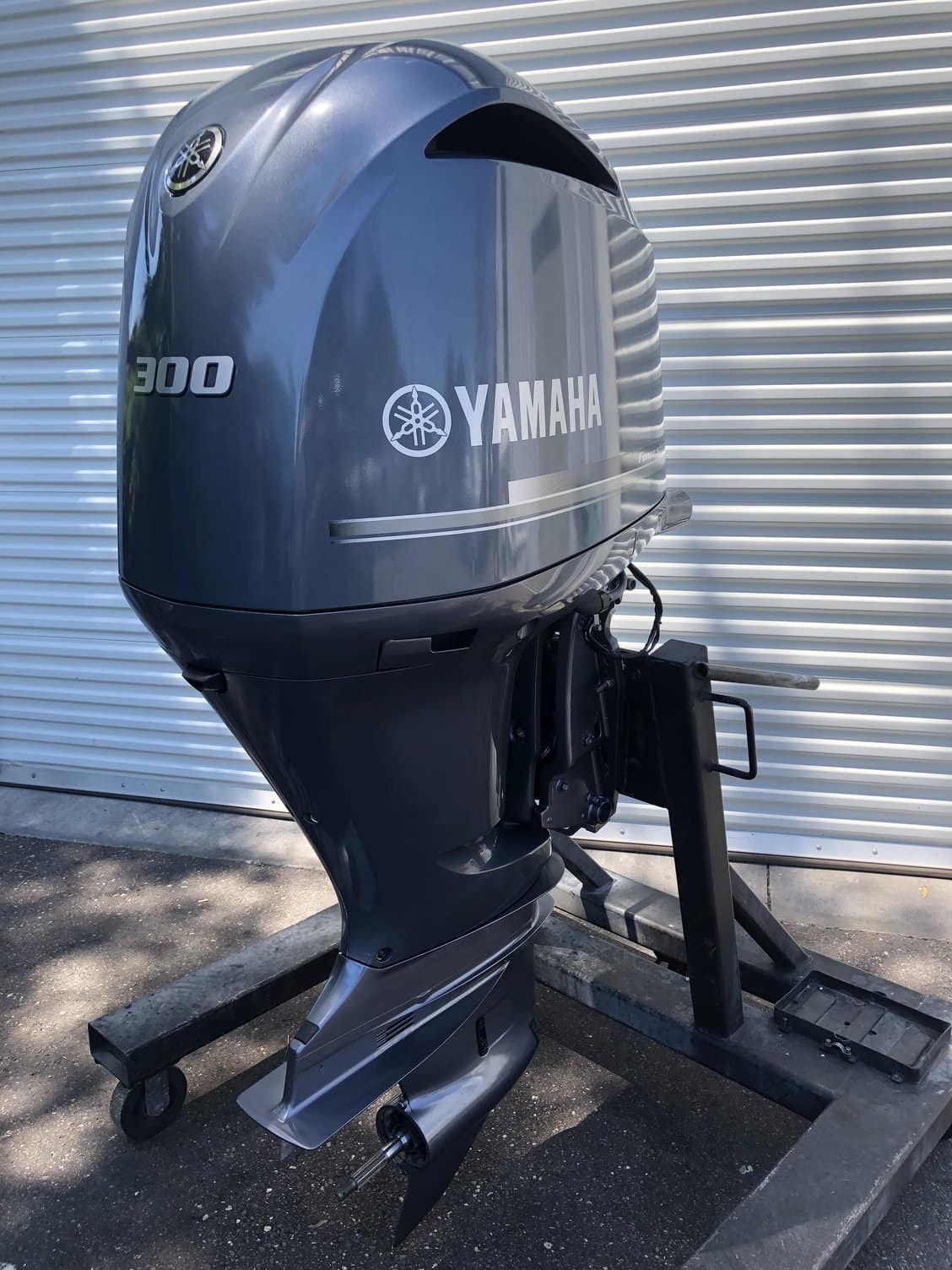 Used 2018 Yamaha 300 HP V6 EFI 4 Stroke Outboard Motor - Image 4