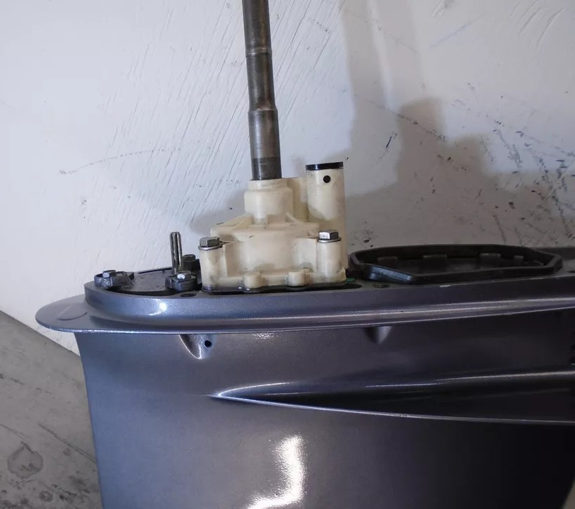 Used Yamaha 4 Stroke 200-225hp Lower Unit