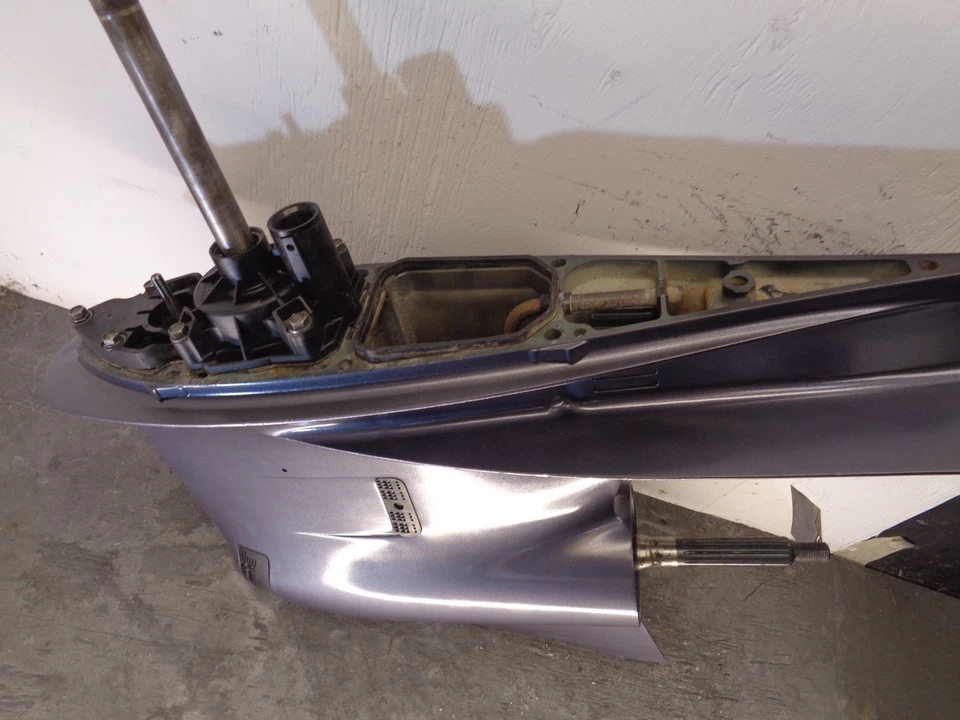 Yamaha F300UCB Lower Unit assembly - Image 4